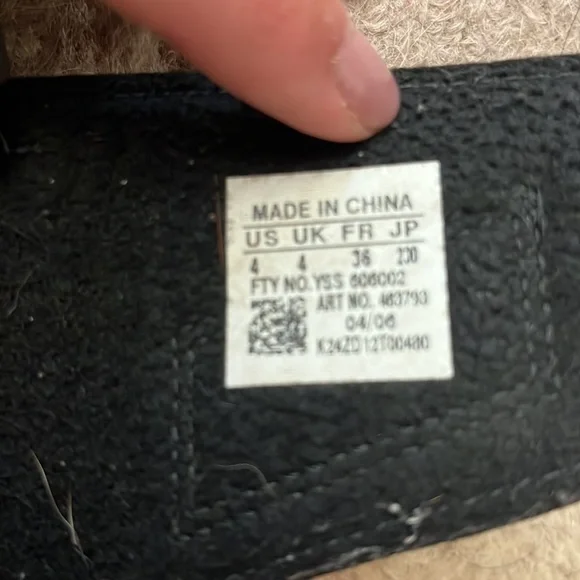 Girls Adidas slides - pink/black size 4 - Picture 6 of 6